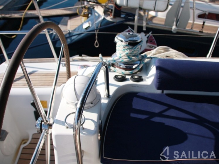 Jeanneau 53 - Yacht Charter Sailica