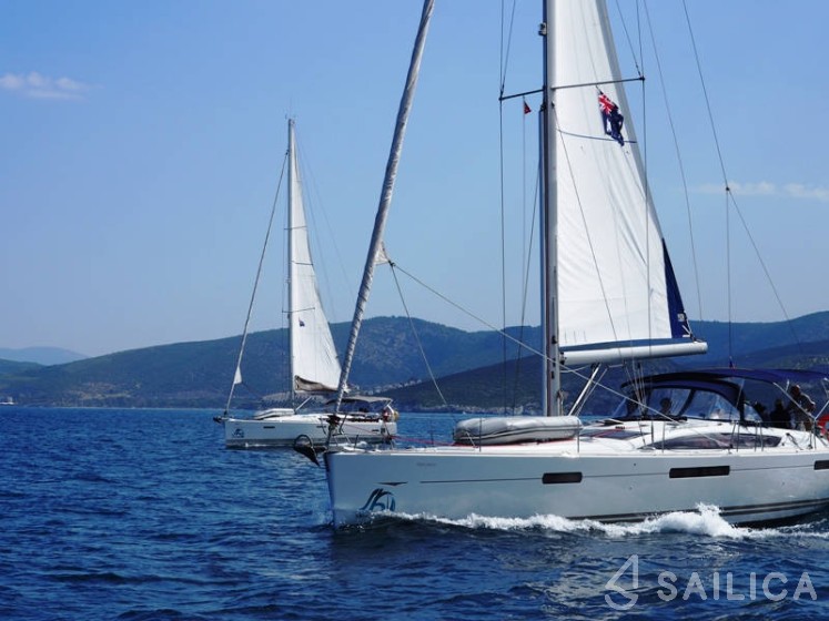 Jeanneau 53 - Yacht Charter Sailica