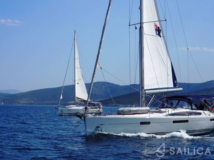 Jeanneau 53 - Yacht Charter Sailica