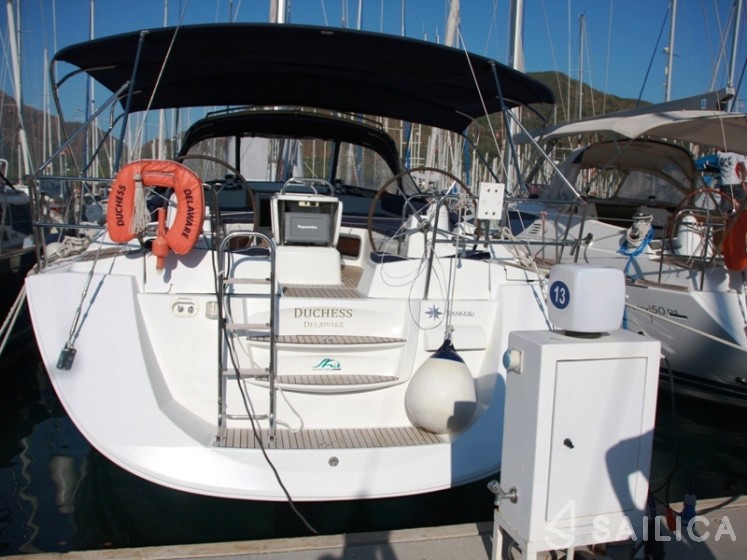 Jeanneau 53 - Yacht Charter Sailica
