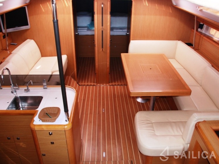 Jeanneau 53 - Yacht Charter Sailica