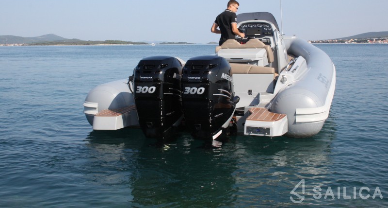 Sacs Strider 10 - Yacht Charter Sailica