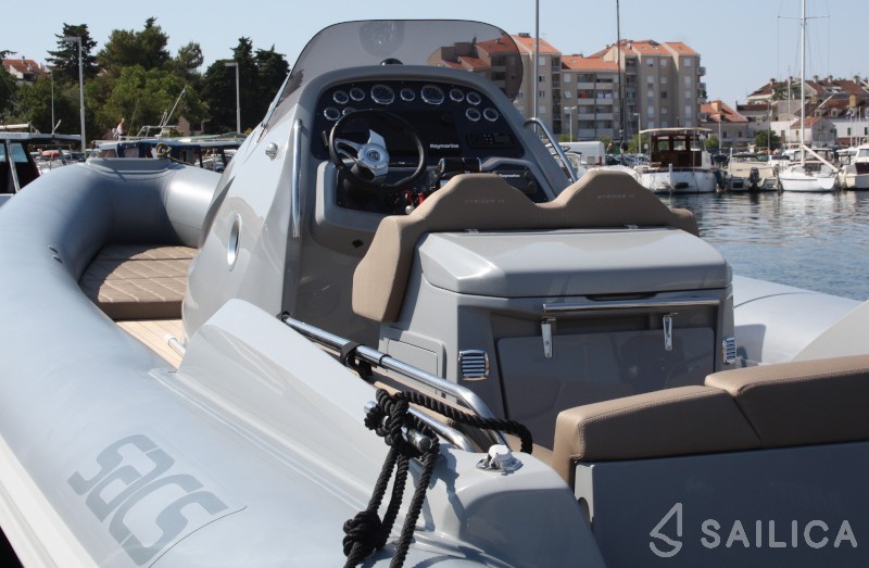 Sacs Strider 10 - Yacht Charter Sailica