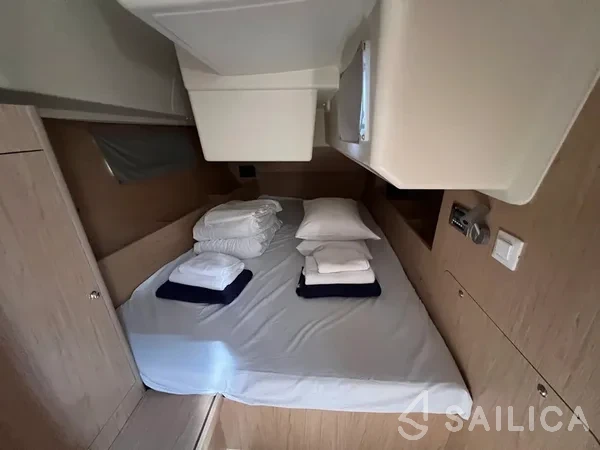 Oceanis 41.1 - Yacht Charter Sailica