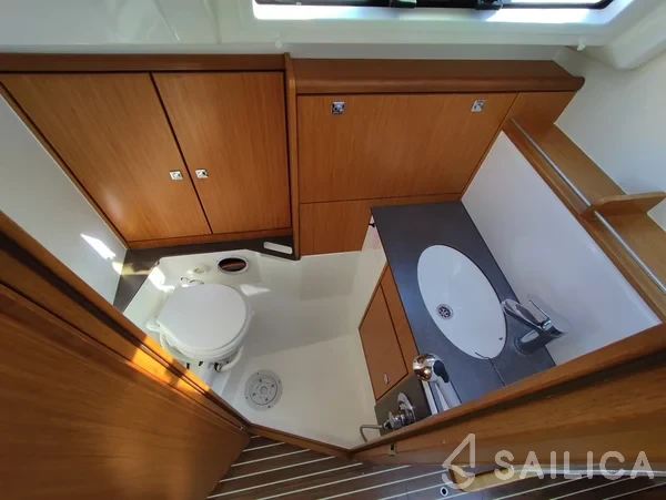 Bavaria 37 Cruiser - Yacht Charter Sailica