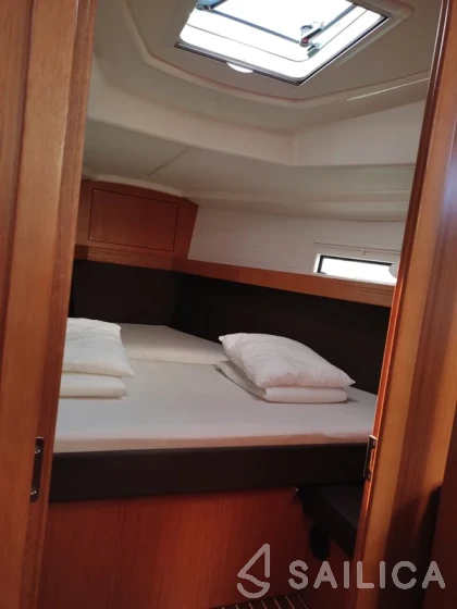 Bavaria 37 Cruiser - Yacht Charter Sailica