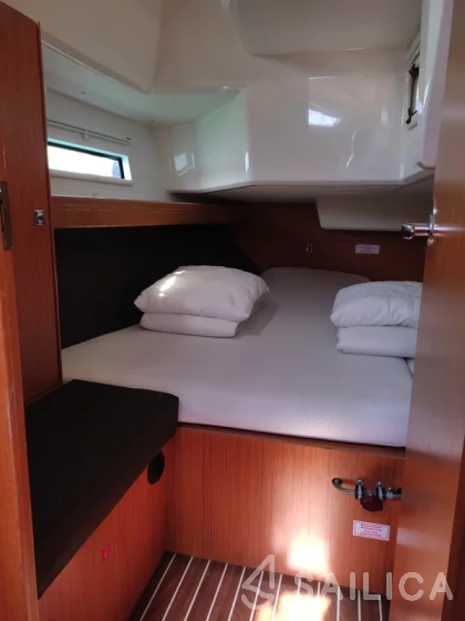 Bavaria 37 Cruiser - Yacht Charter Sailica