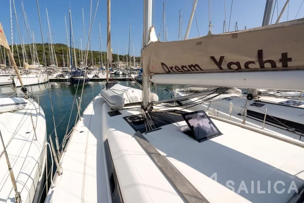 Dufour 460 GL - Yacht Charter Sailica