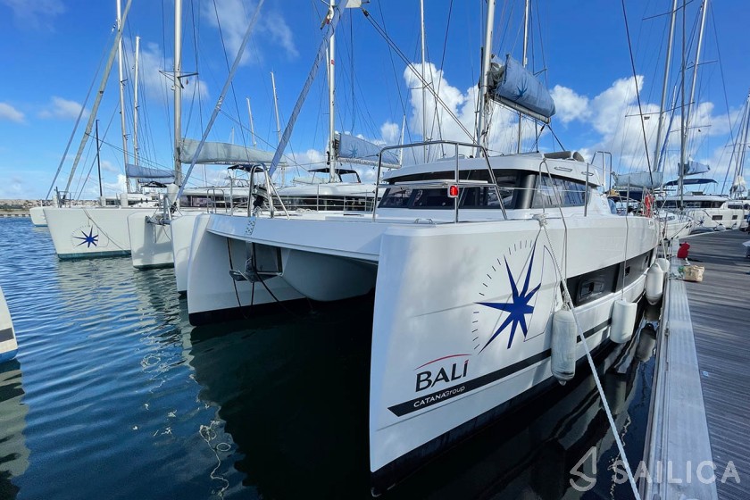 Bali Catspace - Yacht Charter Sailica