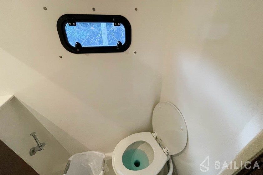 Bali Catspace - Yacht Charter Sailica