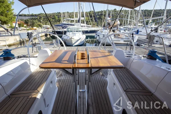 Elan 40 Impression - Yacht Charter Sailica