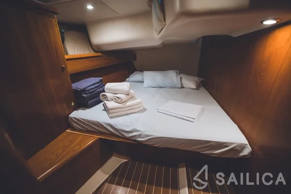 Sun Odyssey 49i - Yacht Charter Sailica