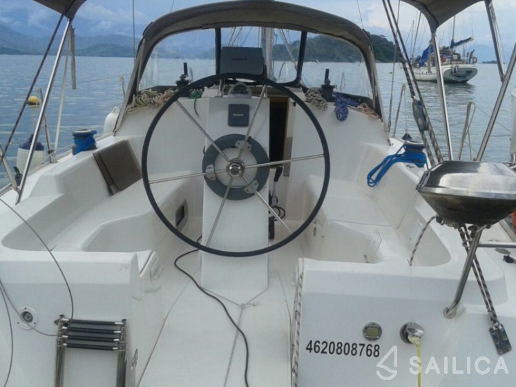 Wind 34 - Yacht Charter Sailica