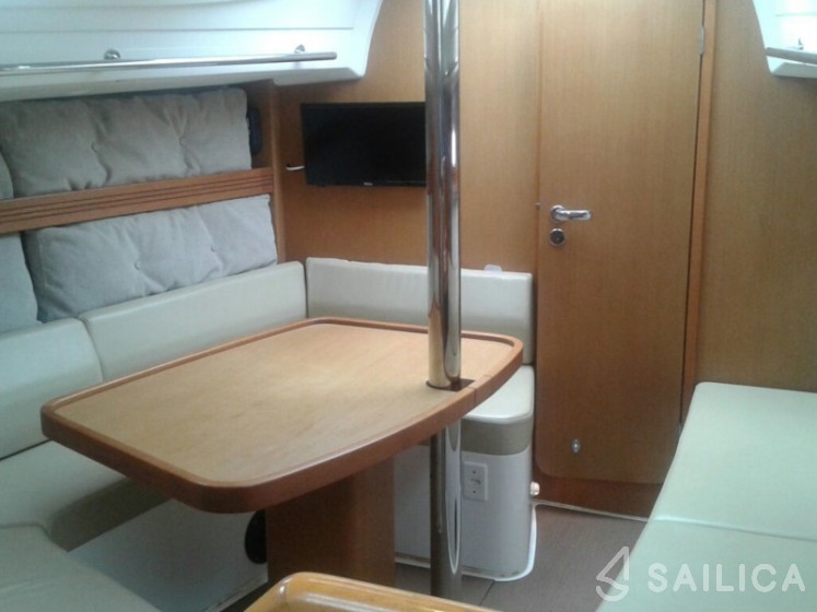 Wind 34 - Yacht Charter Sailica