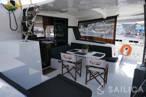 Lagoon 42 - Yacht Charter Sailica