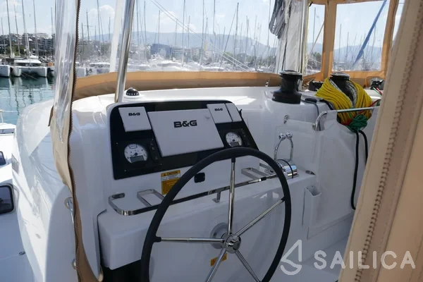 Lagoon 42 - Yacht Charter Sailica