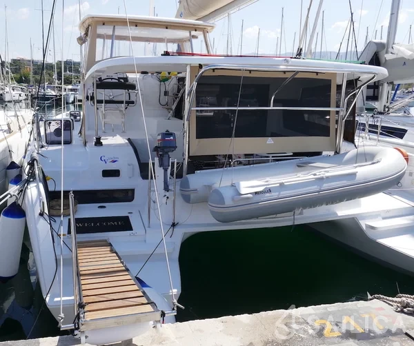 Lagoon 42 - Yacht Charter Sailica