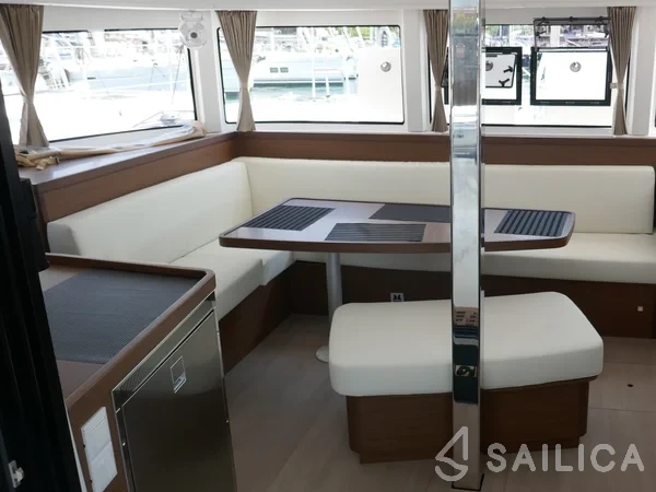 Lagoon 42 - Yacht Charter Sailica