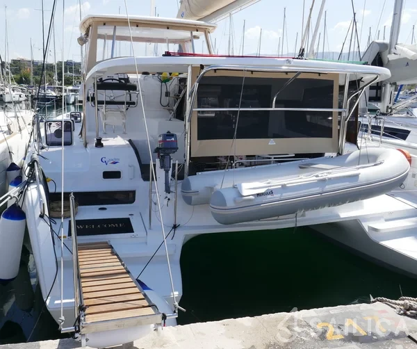 Lagoon 42 - Yacht Charter Sailica