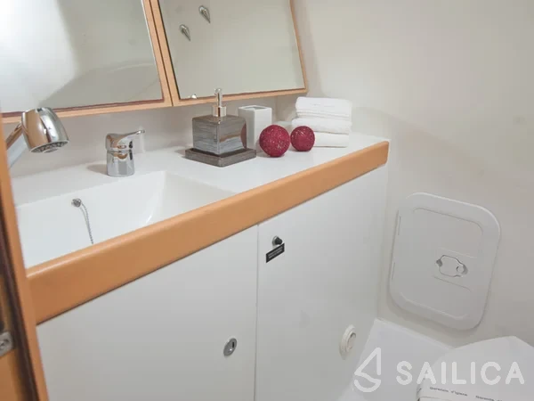 First 35 - Yacht Charter Sailica