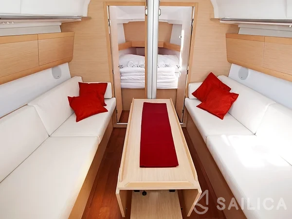 First 35 - Yacht Charter Sailica