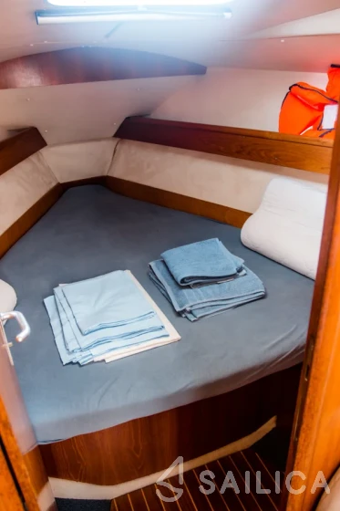 Sun Odyssey 33 - Yacht Charter Sailica