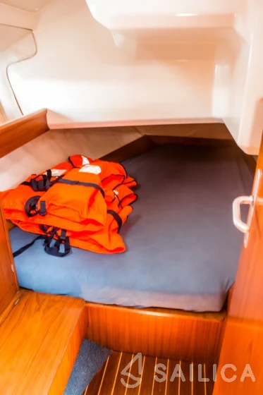Sun Odyssey 33 - Yacht Charter Sailica