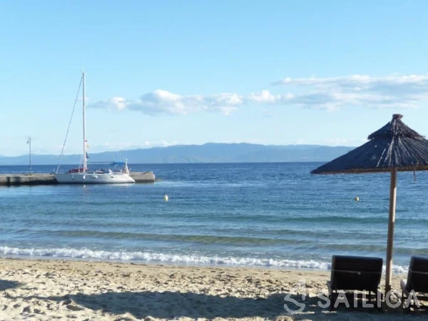 Sun Odyssey 33 - Yacht Charter Sailica