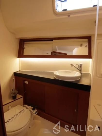 Hanse 415 - Yacht Charter Sailica