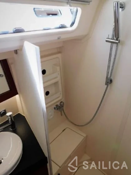 Hanse 415 - Yacht Charter Sailica