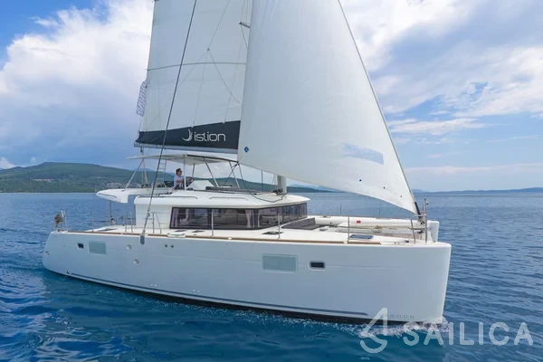 Lagoon 450  Flybridge - Yacht Charter Sailica