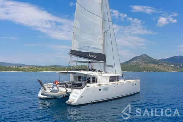 Lagoon 450  Flybridge - Yacht Charter Sailica