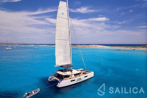 Lagoon 52 - Yacht Charter Sailica