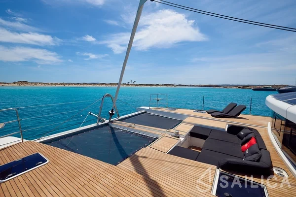 Lagoon 52 - Yacht Charter Sailica