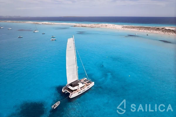 Lagoon 52 - Yacht Charter Sailica