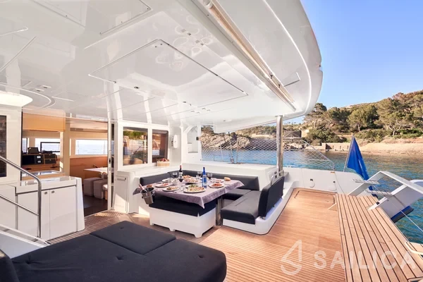 Lagoon 52 - Yacht Charter Sailica