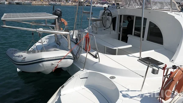 Lagoon 380 - Yacht Charter Sailica