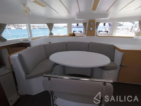 Lagoon 380 - Yacht Charter Sailica