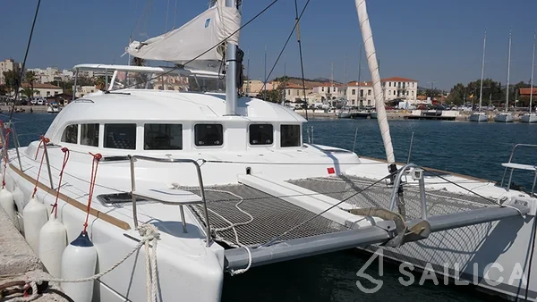 Lagoon 380 - Yacht Charter Sailica