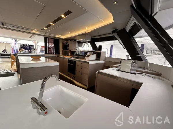 Samana 59 - Yacht Charter Sailica