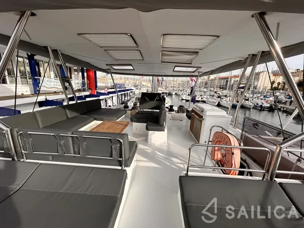 Samana 59 - Yacht Charter Sailica