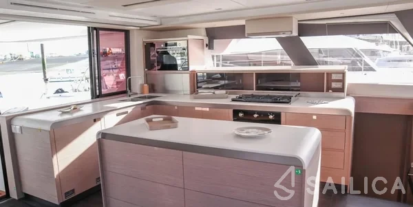 Samana 59 - Yacht Charter Sailica