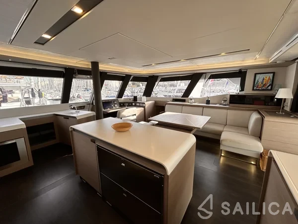 Samana 59 - Yacht Charter Sailica