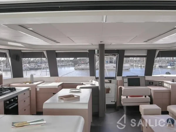Samana 59 - Yacht Charter Sailica