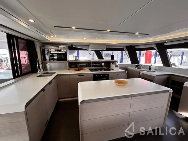 Samana 59 - Yacht Charter Sailica