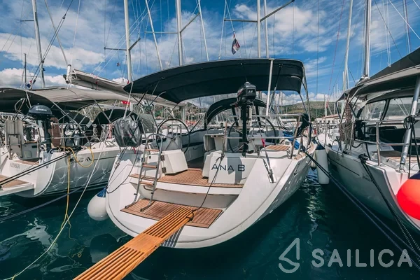 Sun Odyssey 49i - Yacht Charter Sailica