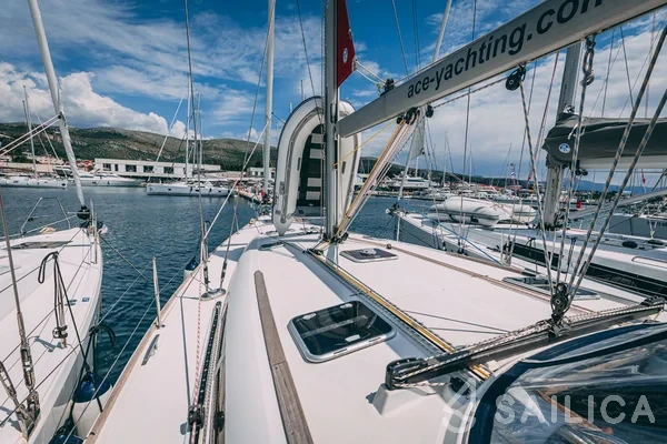 Sun Odyssey 49i - Yacht Charter Sailica