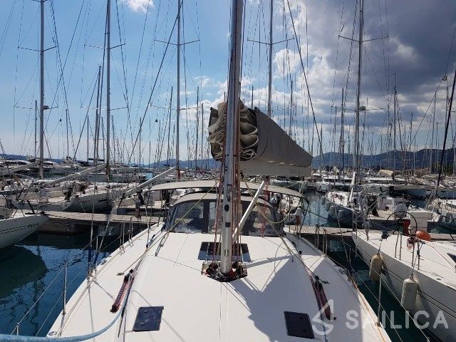 More 55 - Yacht Charter Sailica