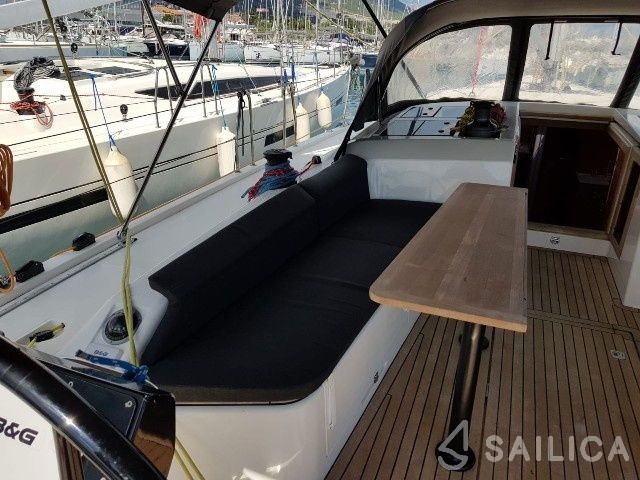 More 55 - Yacht Charter Sailica