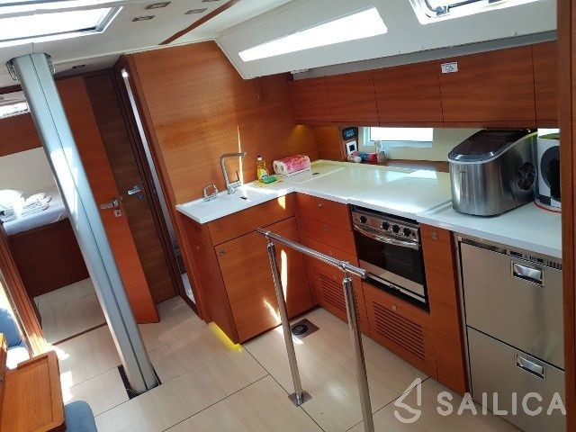 More 55 - Yacht Charter Sailica